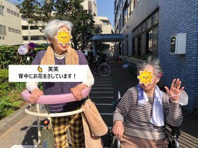 ↑　どうして背中に背負っているの？（笑）<br>