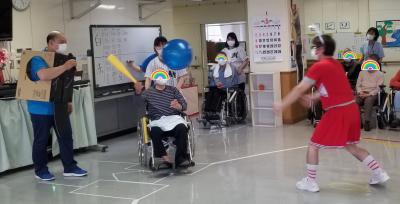↑ がんばれ~~! ピッチャー返し!<br>