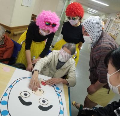 福笑い、イケメンのひょっとこになるかな?<br>