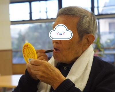 お化粧は女性だけのものではありません!笑<br>