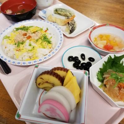 お正月のお昼ごはん。<br>