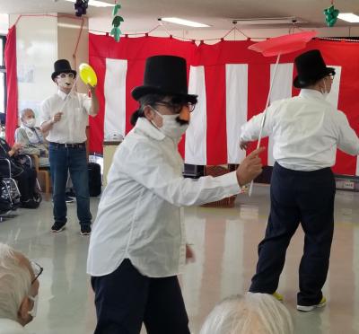 ひげダンスしながらの皿回し！<br>